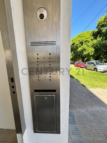 23 Y 50. Departamento En Venta A Estrenas 2 Dormitorios , La Plata Parque San Martin.-