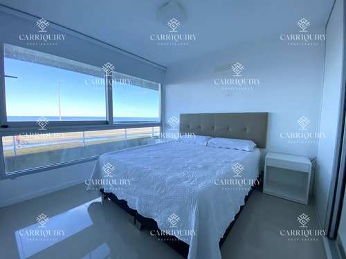 Playa Mansa Apartamento En Venta 3 Dormitorios Y Servicio.