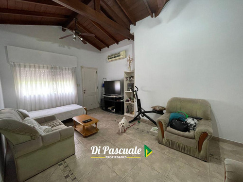 Venta Apto Crédito Hipotecario Casa Quinta Con Pileta, Quincho Y Dependencia - Francisco Alvarez