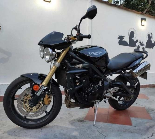 Imagen 2 de 12 de Triumph Streettiple