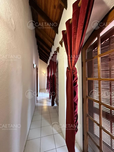 Vende Casa De 4 Dormitorios Con Piscina Y Gran Parque En Golf, Punta Del Este