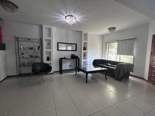 Venta Canning Casa A 2 Cuadras Shopping Las Toscas, Amplia Y Luminosa! Apta A Crédito!