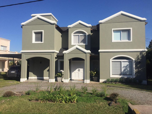Imagen 1 de 28 de Hermosa Casa De 4 Ambientes En Campo Grande! Con Renta