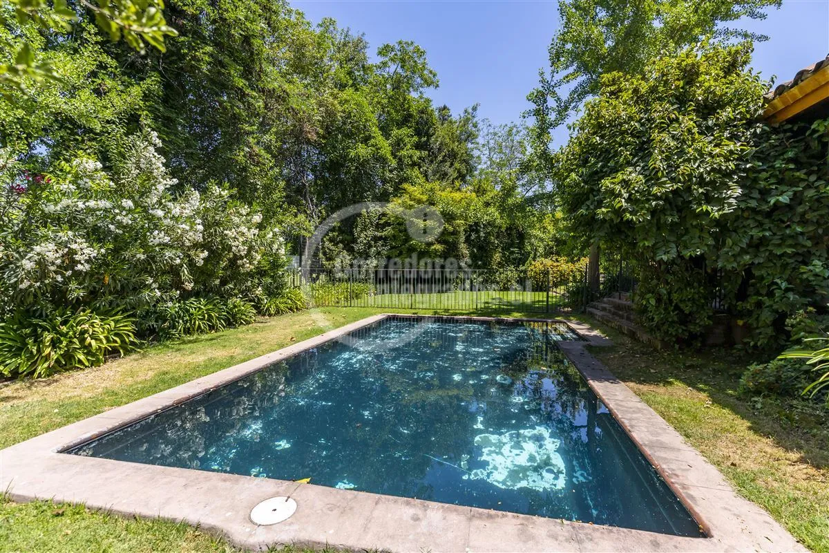 Imagen 1 de 15 de Casa En Venta Colinda Con Club Golf Lo Barnechea