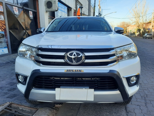 Imagen 2 de 15 de Toyota Hilux 2016 2.8 Cd Srv Pack 177cv 4x2