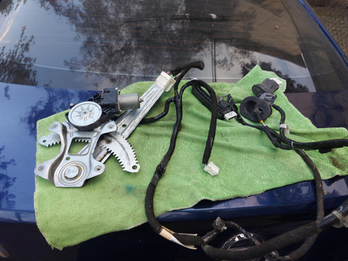 Motor Elevador Vidrio Trasero Izquierdo Versa 2020 (Usado)
