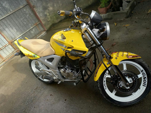 Imagem 2 de 6 de Honda Esportiva