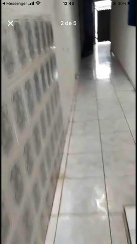 A Casa Tem 3 Dormitórios Sala E Cozinha Grande 1 Banheiro