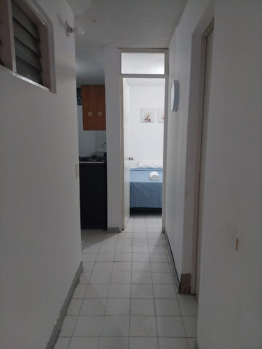 Imagen 12 de 22 de Casa En Primer Piso De 135 Mts2 Para Uso Comercial, Ubicada En Laureles La Castellana, Sector Estratégico A 20 Metros De La Avenida 33 Y A 100 Metros De La Avenida 80. (solo Para Uso Comercial)
