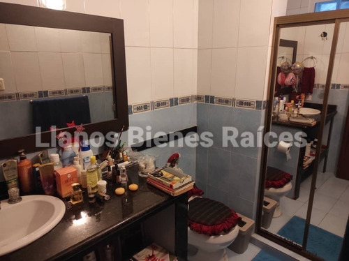 Imagen 8 de 14 de Townhouse En El Castaño / Jessika Cedeño 04121368338