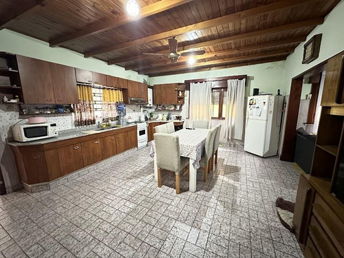 Casa En Bernal, A Pasos De Los Quilmes