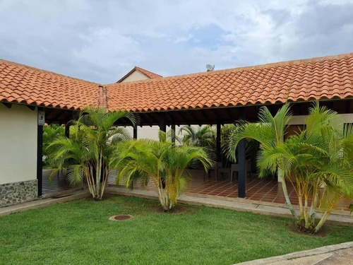 Imagen 9 de 13 de Amplio Townhouse En Obra Gris, Tazajal