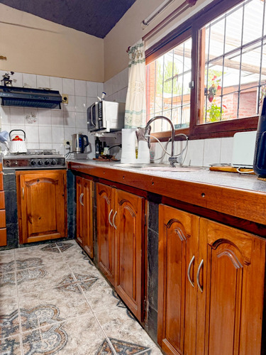Venta Chalet 4 Ambientes, 3 Dormitorios, Garage, Quincho, Parque, Barrio La Florida