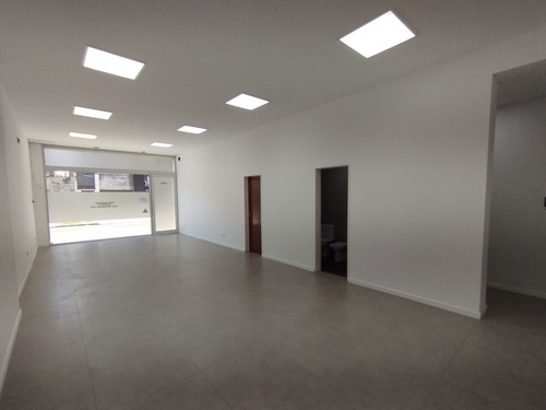 Excelente Local En Venta Con Cocheras Incluidas