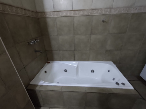 Imagen 6 de 12 de Tipo Casa 3 Ambientes Con Garaje Y Fondo Libre
