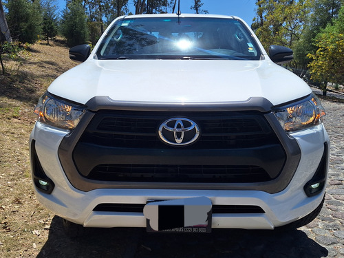 Toyota Hilux 2.7 Cabina Doble Sr Mt