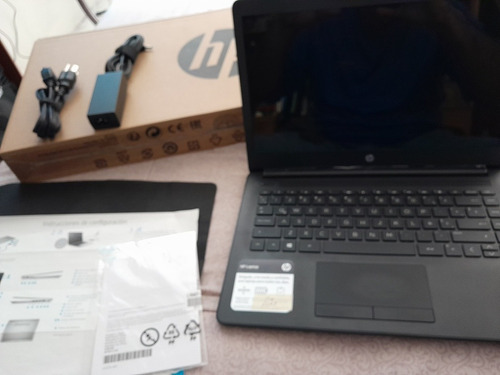 Laptop Hp Mod F-grspbt Color Negra Amd A4 Color Negra (Usado)