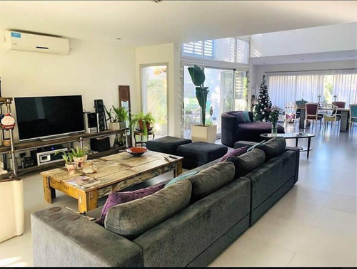 Casa En Alquiler En Barrio Reserva Urbana En Quilmes Centro