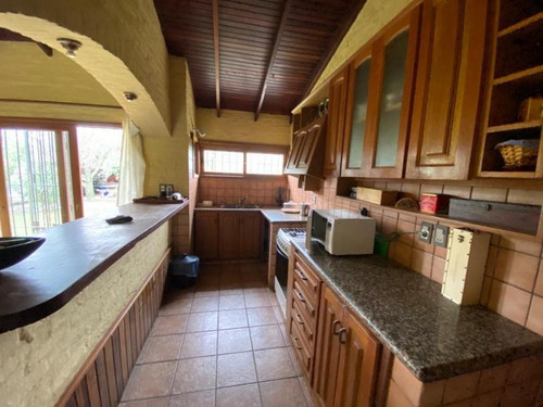 Parque Miramar, Casa Con Amplio Terreno
