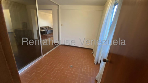 Cómodo Y Acogedor Apartamento Con Linda Vista, En Venta En Los Samanes. Fabiola. Mls #23-1314.
