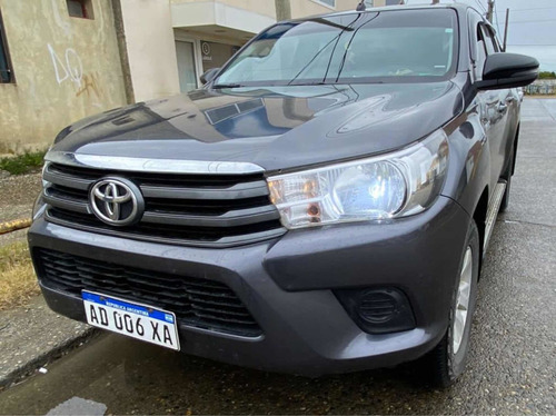 Imagen 2 de 11 de Toyota Hilux Sr 2018 2.4 Manual 4x2 81.300 Km