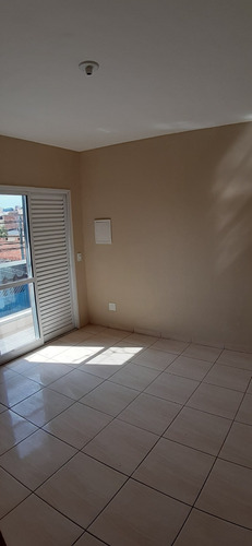 Imagem 13 de 14 de Sobrado Semi Novo - R$ 330.000