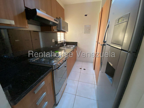 Ms Rent-a-house Te Ofrece En Alquiler Este Confortable Y Hermoso Apartamento Totalmente Amoblado Y Equipado En Un Exclusivo Conjunto Cerrado. Disfruta De La Seguridad Que Ofrece La Vigilancia 24/7