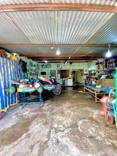 Se Venden Dos Casas Con Local Comercial - Luján