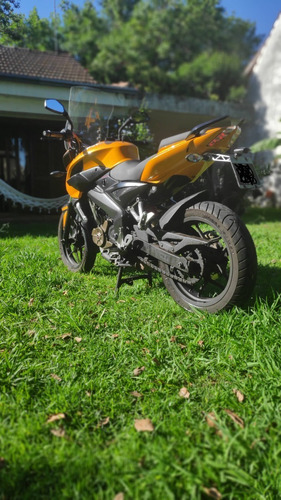Imagen 6 de 20 de Bajaj Rouser Ns 200 2014 Excelente Estado Muchos Accesorios
