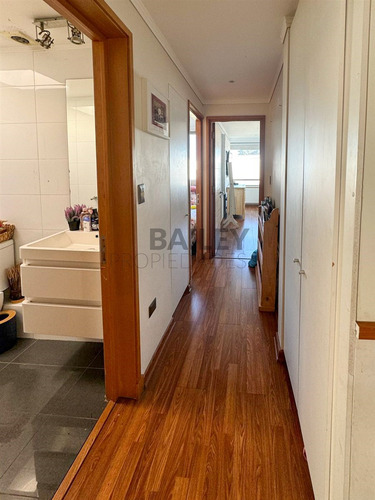 Casa En Venta De 5 Dorm. En Concón