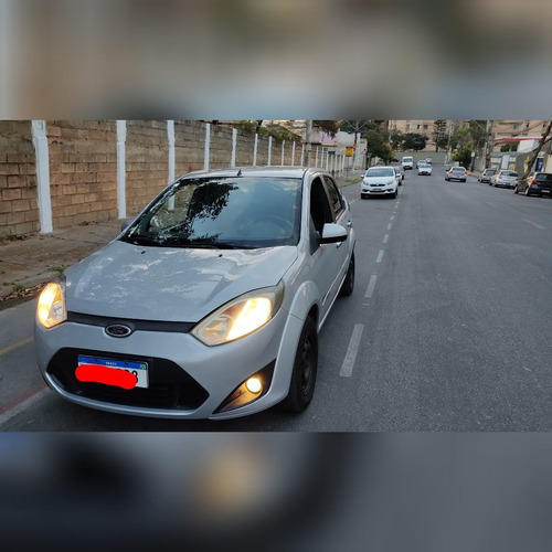 Imagem 2 de 12 de Ford Fiesta 1.6 Class