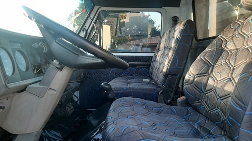 Imagem 7 de 8 de Caminhão Vw 12140 Toco Baú De 9x300 Mts 4x2 Reduzido