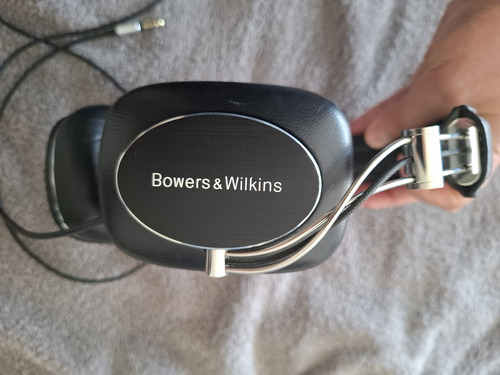 Audífonos Bowers & Wilkins P7 Over-ear Alambricos Negro (Usado)