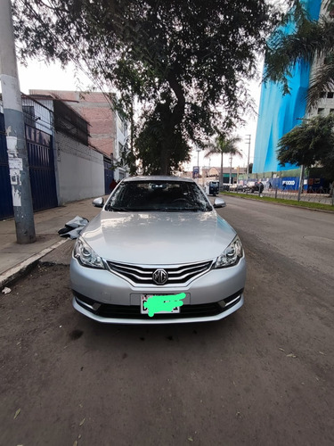 Es Un Sedán Con Motor De 1.5 Litros