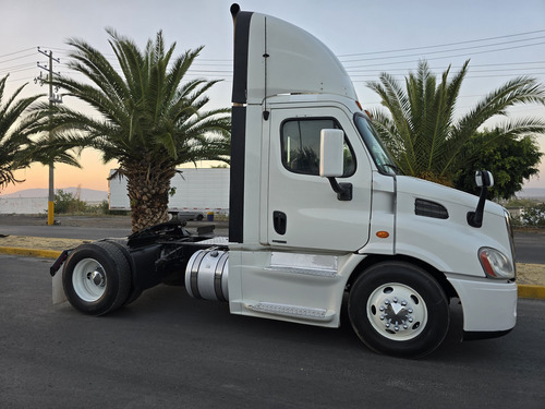 Excelente Tractocamion Mulita Freightliner Cascadia Evolució