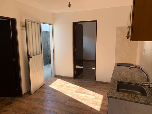 Apartamento Alquiler 1 Dormitorio Unión Al Frente Con Patio
