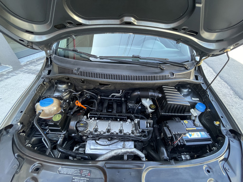 Volkswagen Suran 1.6 Highline 101cv