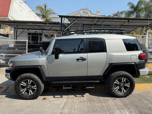 Toyota Fj Cruiser 3p Premium Aa Ee Ra Abs 4x4 At