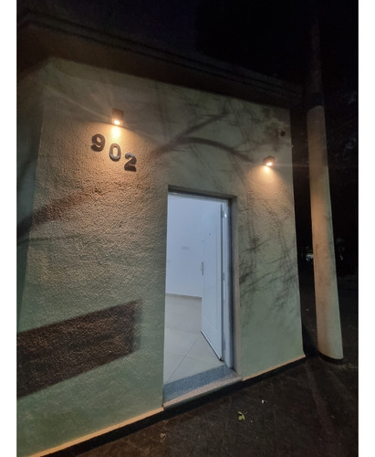La Bella Esquina Multifacética, Casa Con Local Sobre Avenida!
