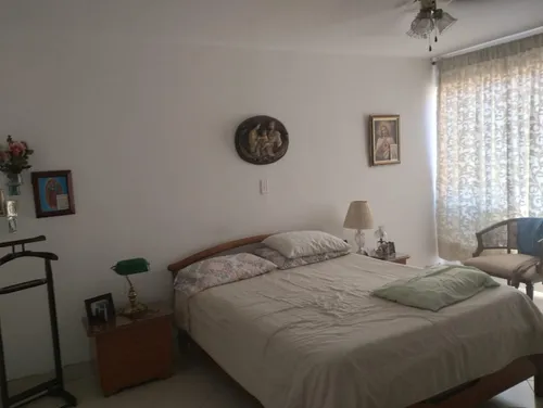 Apartamento En Venta En Conquistadores. Cod V12304
