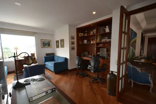 Apartamento En Venta En El Nogal. Cod V12046