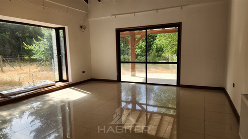 Casa En Venta De 3 Dorm. En Los Angeles