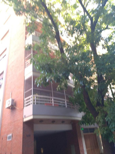 Imagen 2 de 18 de Departamento De 3 Ambientes Al Frente Con Balcón Corrido Muy Luminoso Cochera Fija Cubierta .