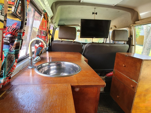 Imagem 2 de 6 de Kombi Home