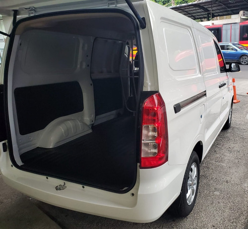 Imagen 3 de 10 de Chevrolet Tornado Van 2022