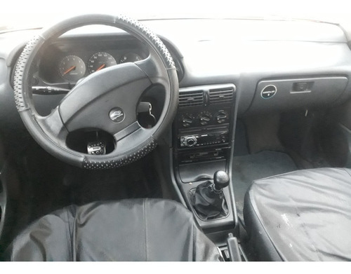Daewoo Dlx Sedan