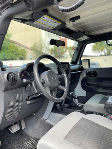 Imagen 10 de 19 de Jeep Wrangler 2008 3.8 Sport Unlimited 199cv Atx