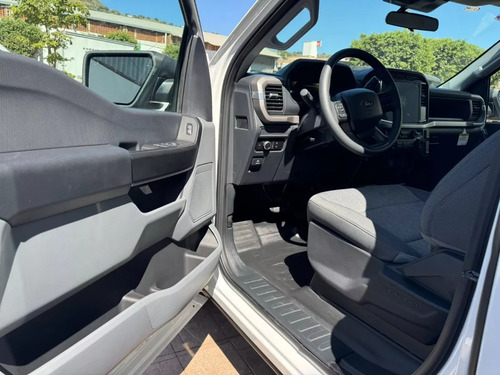 Ford F-150 2024 4x2 V6