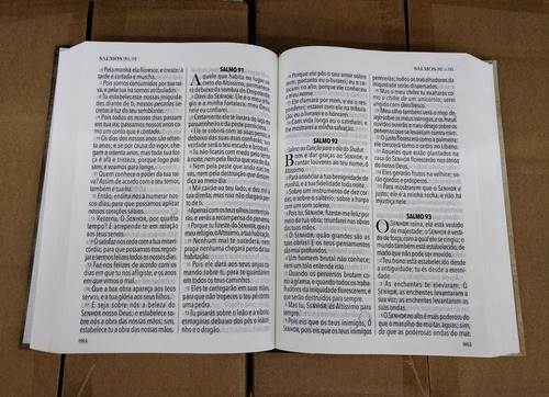 Imagem 4 de 4 de Bíblia King James 1611 Fiel Letra Ultra Gigante Luxo Preta