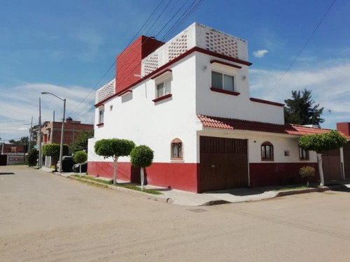 Imagen 1 de 11 de Casa Sola En Venta El Rosario